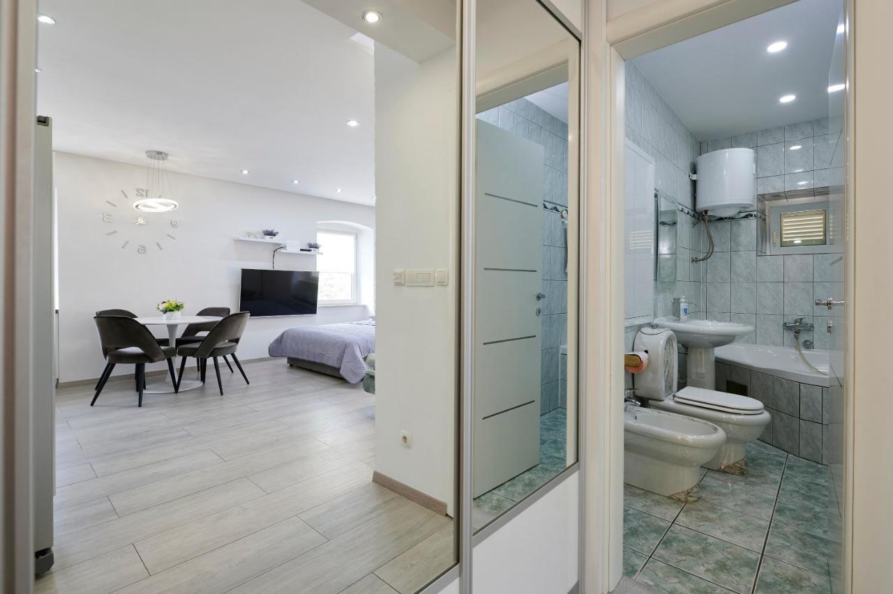 Apartments And Rooms Misic Trogir Extérieur photo