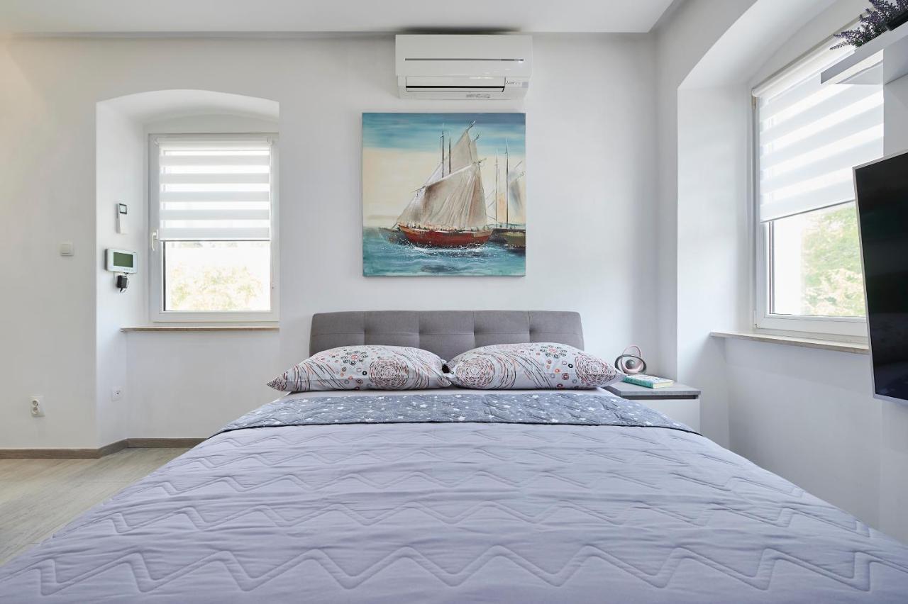 Apartments And Rooms Misic Trogir Extérieur photo