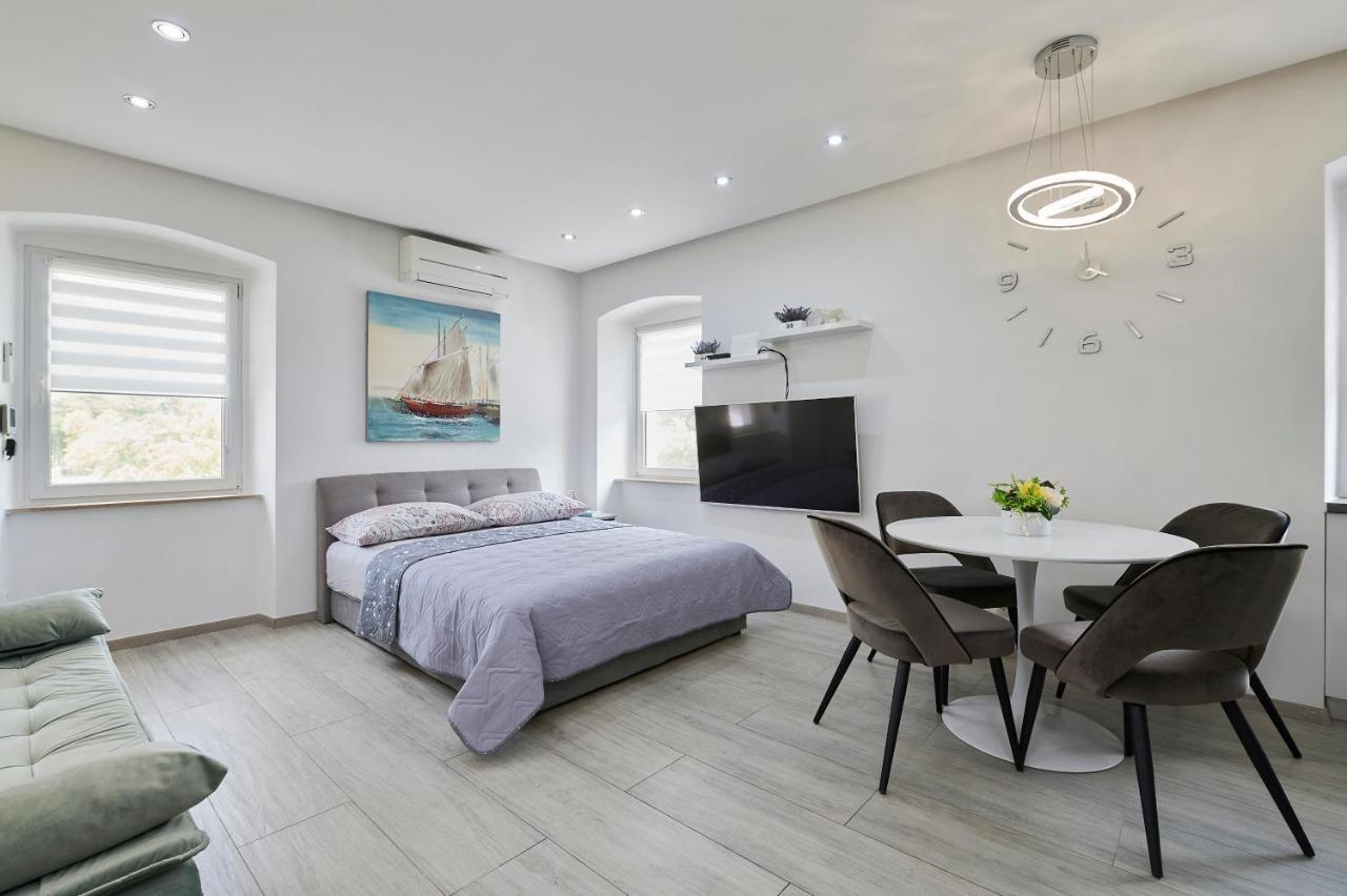 Apartments And Rooms Misic Trogir Extérieur photo