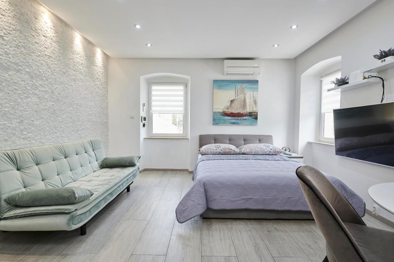 Apartments And Rooms Misic Trogir Extérieur photo