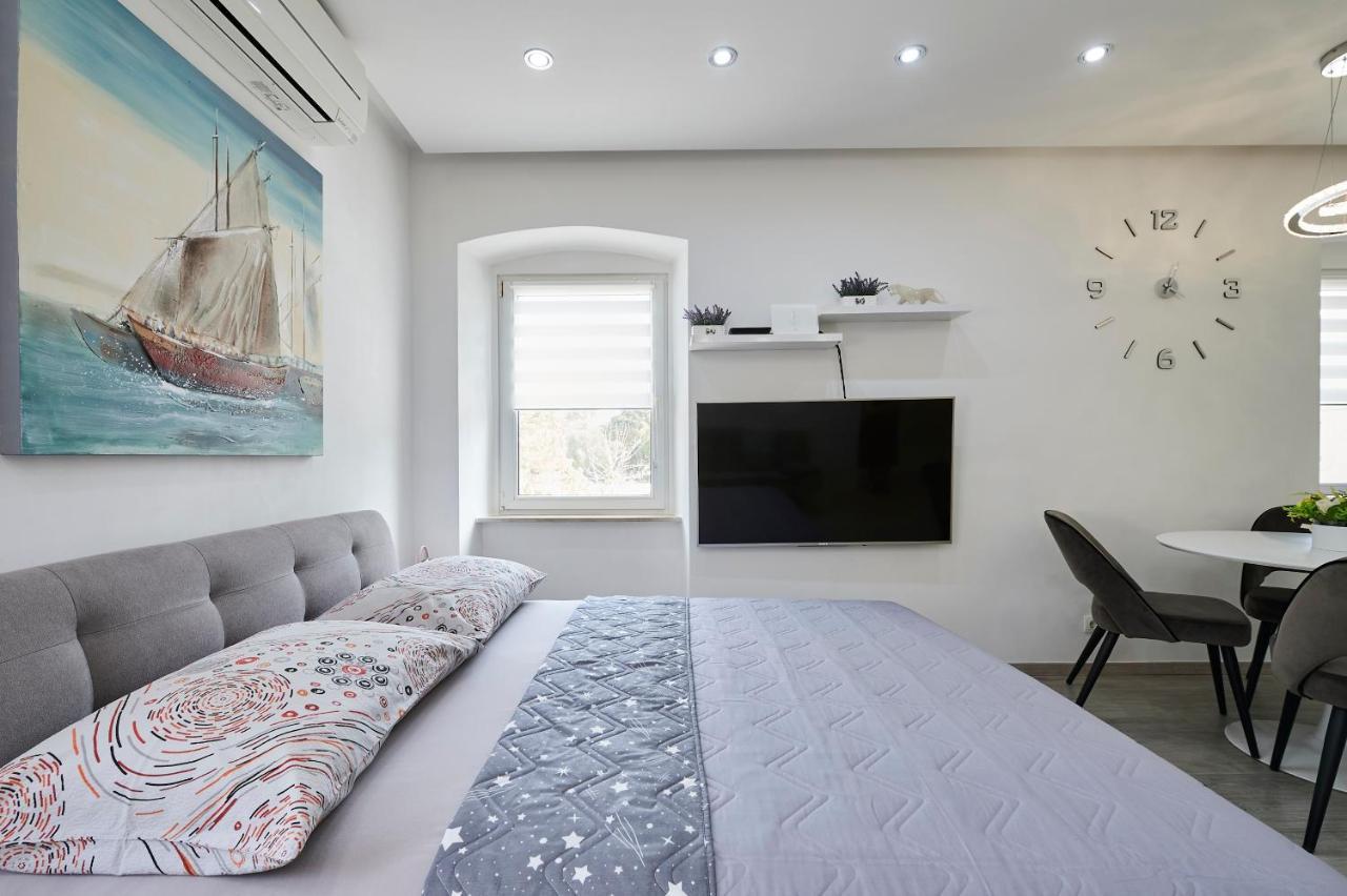 Apartments And Rooms Misic Trogir Extérieur photo